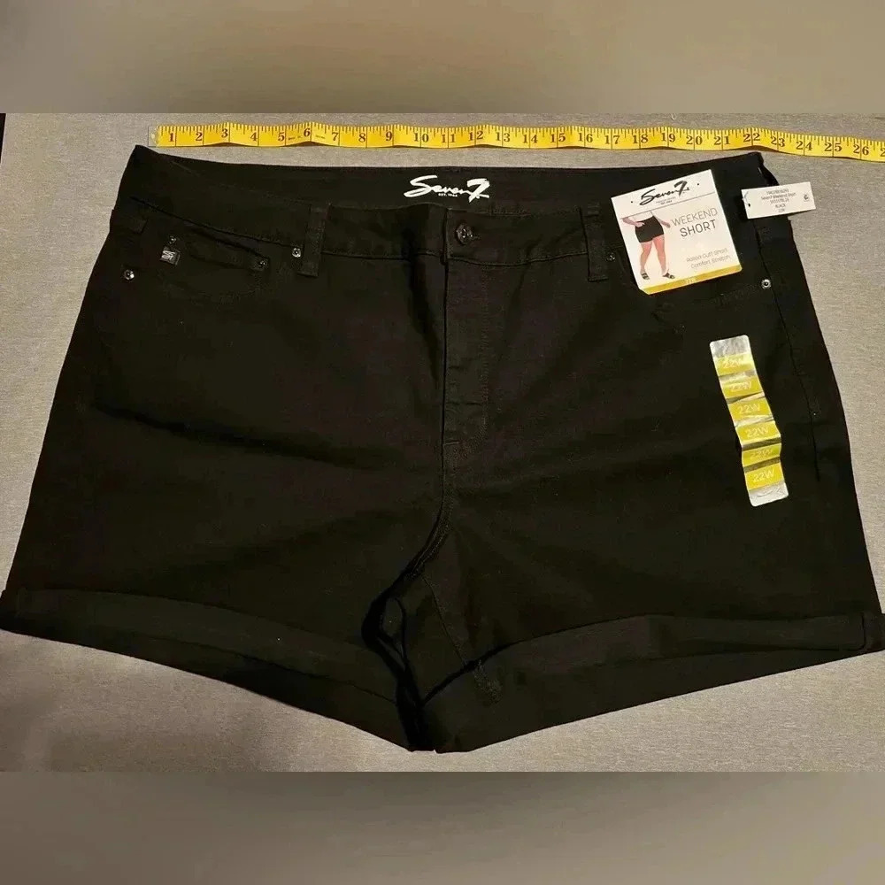 NWT Seven 7 weekend shorts rolled cuffs comfort stretch material size 22W black